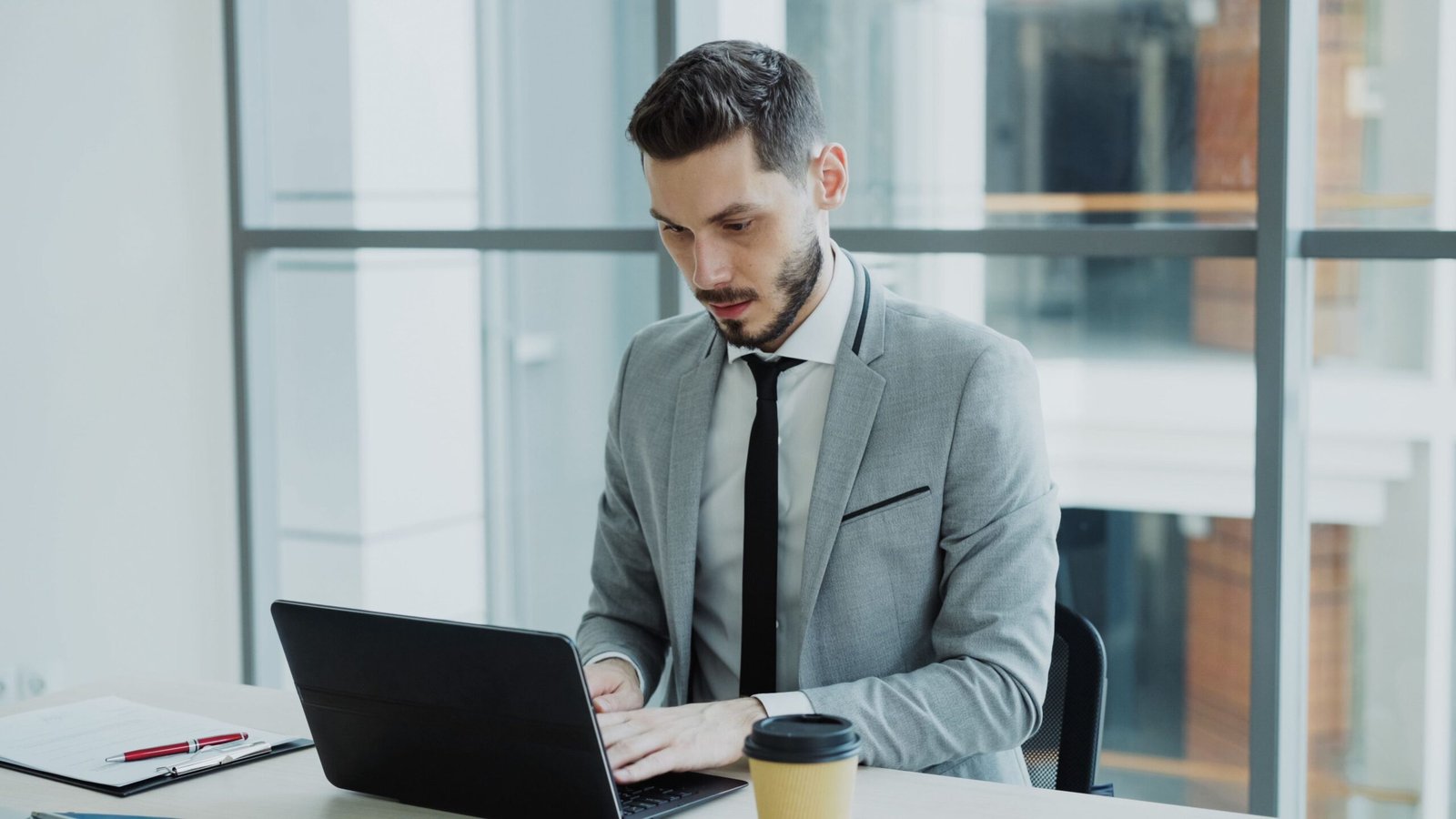 Tecnologia para PMEs: Como a TI Pode Impulsionar o Crescimento dos Pequenos Negócios